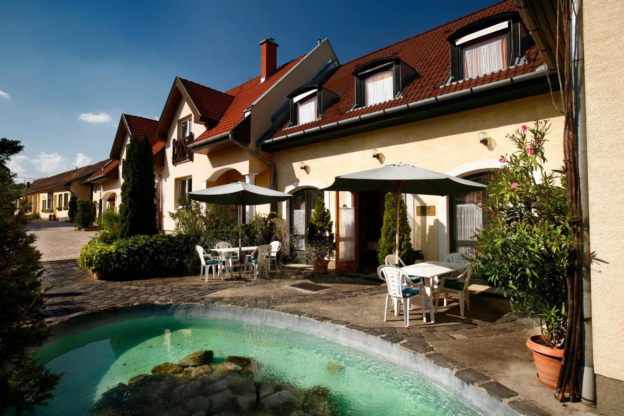 Keszi Panzió Budakeszi Exterior foto
